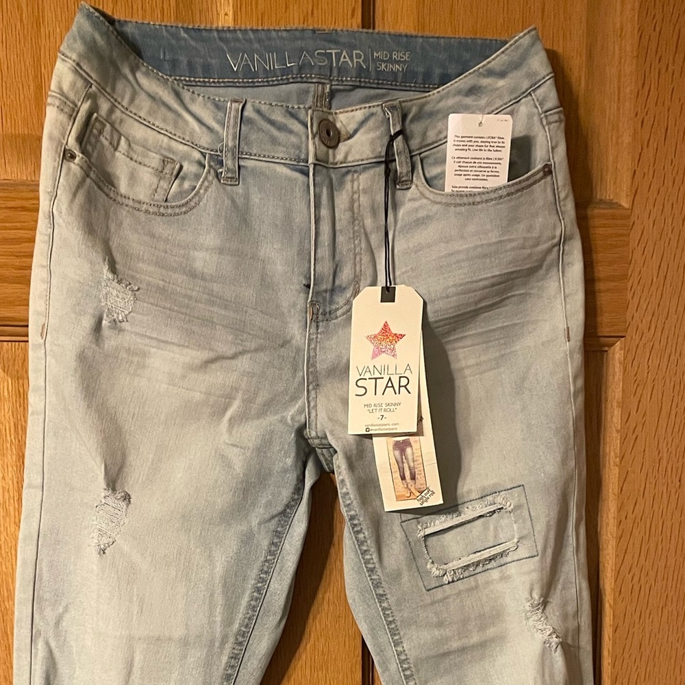 Women’s Vanilla Star light wash mid rise skinny jeans size 7